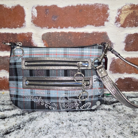 Coach Handbags - Coach POPPY SHOULDER/WRISTLET RARE Color And PATTERN